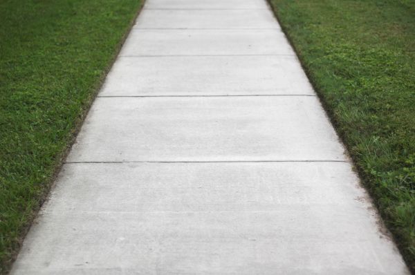 Cost of Concrete Walkway Replacement in Marion