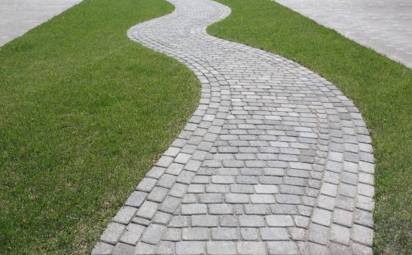 Cost of Walkway Paving in Marion